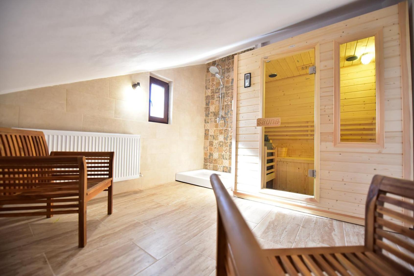 Regim Hotel Hanea Jacuzzi In Camera,Piscina Exterioara Si Sauna Comuna سيبيو المظهر الخارجي الصورة