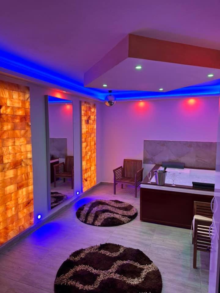 Regim Hotel Hanea Jacuzzi In Camera,Piscina Exterioara Si Sauna Comuna سيبيو المظهر الخارجي الصورة